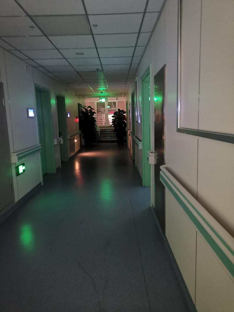 数创24小时医保取现回收：深夜里的救命稻草